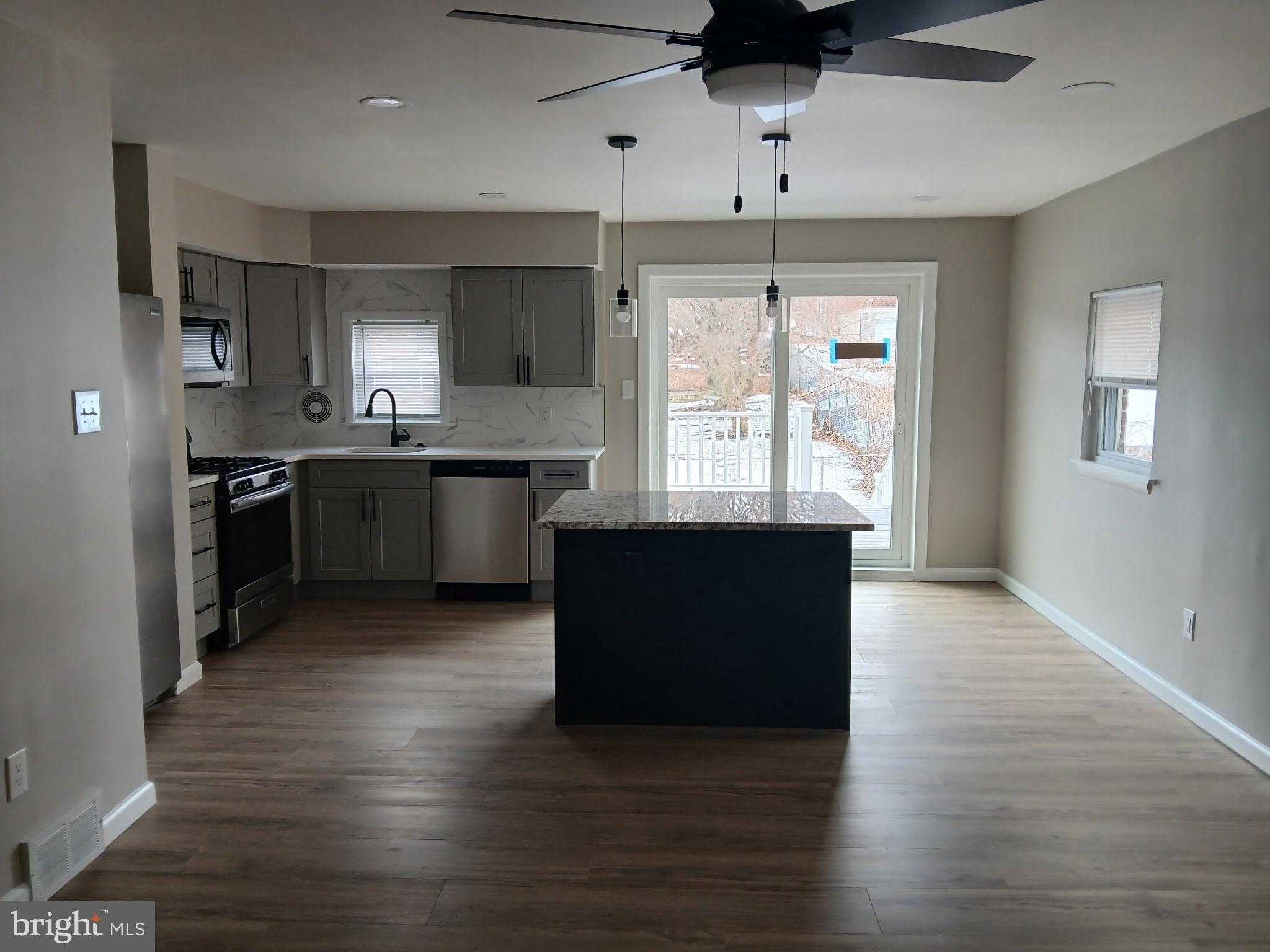 120 Abbey Ter photo 4