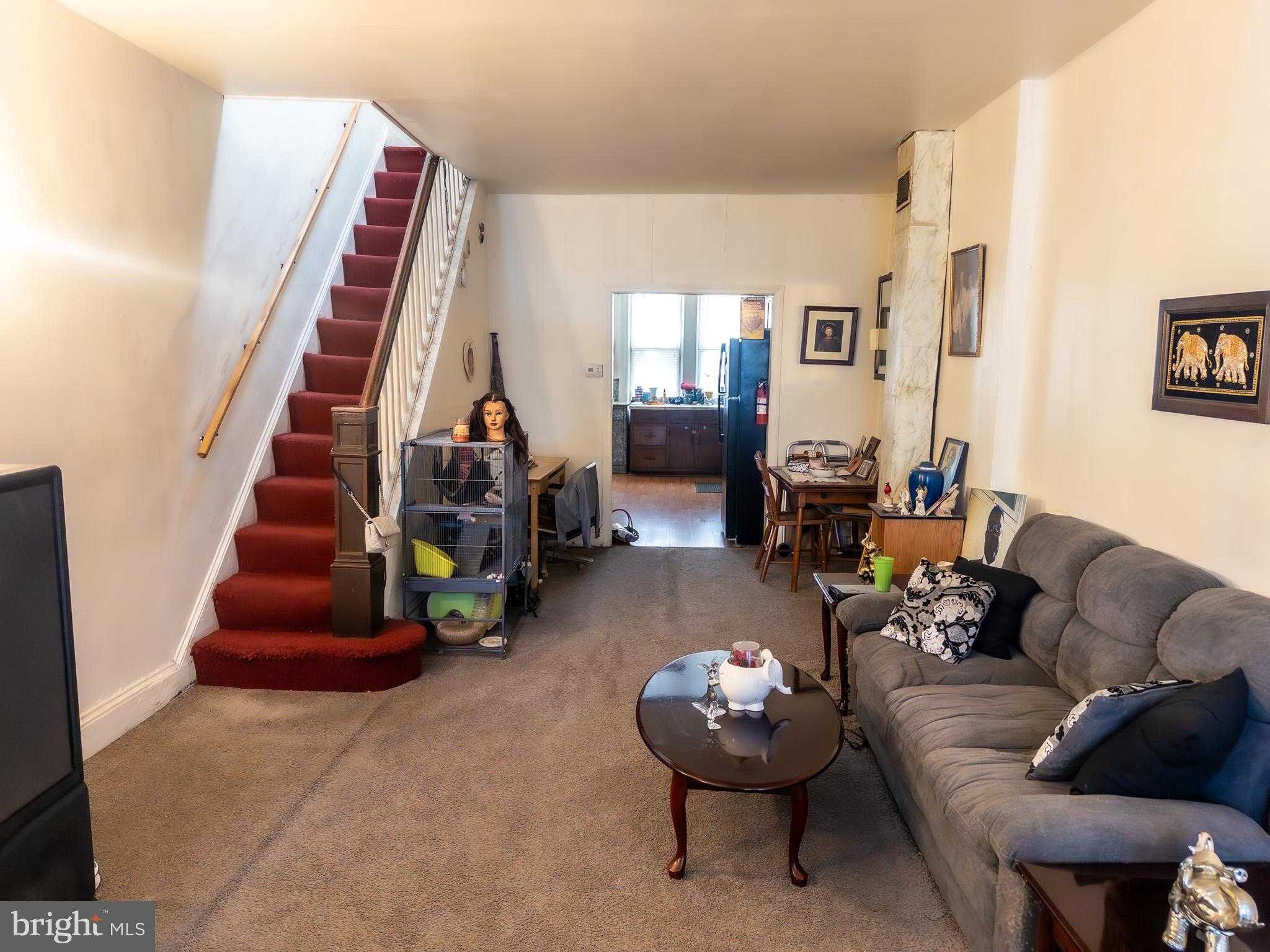 809 N Montford Ave photo 13