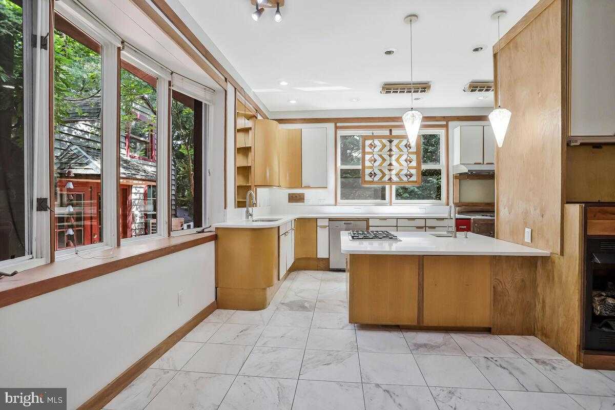 997 N Sycamore St photo 14