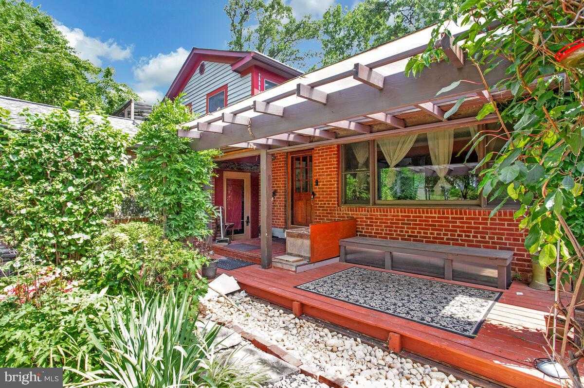 997 N Sycamore St photo 2