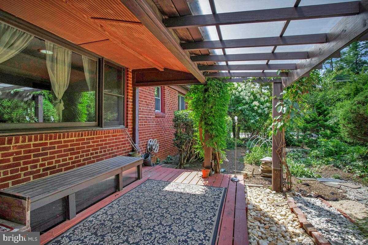 997 N Sycamore St photo 7