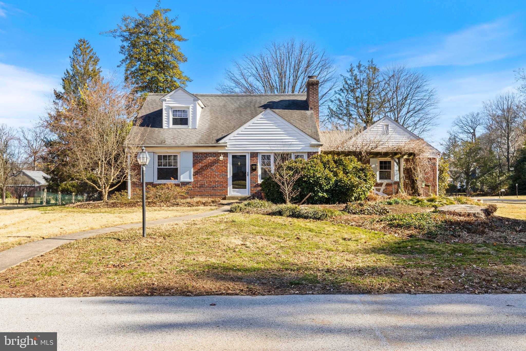 300 Barry Ln, Wallingford