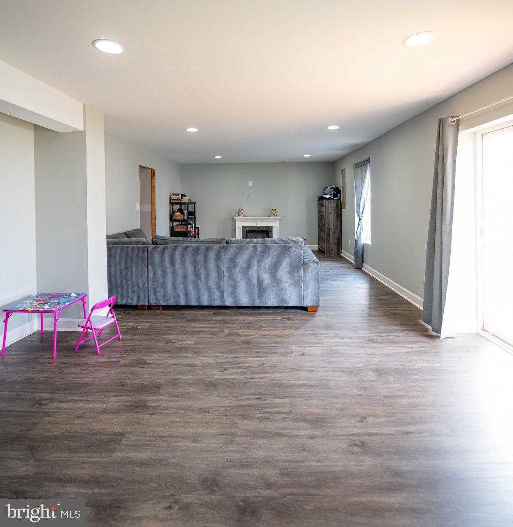 2042 Cranberry Ln photo 20