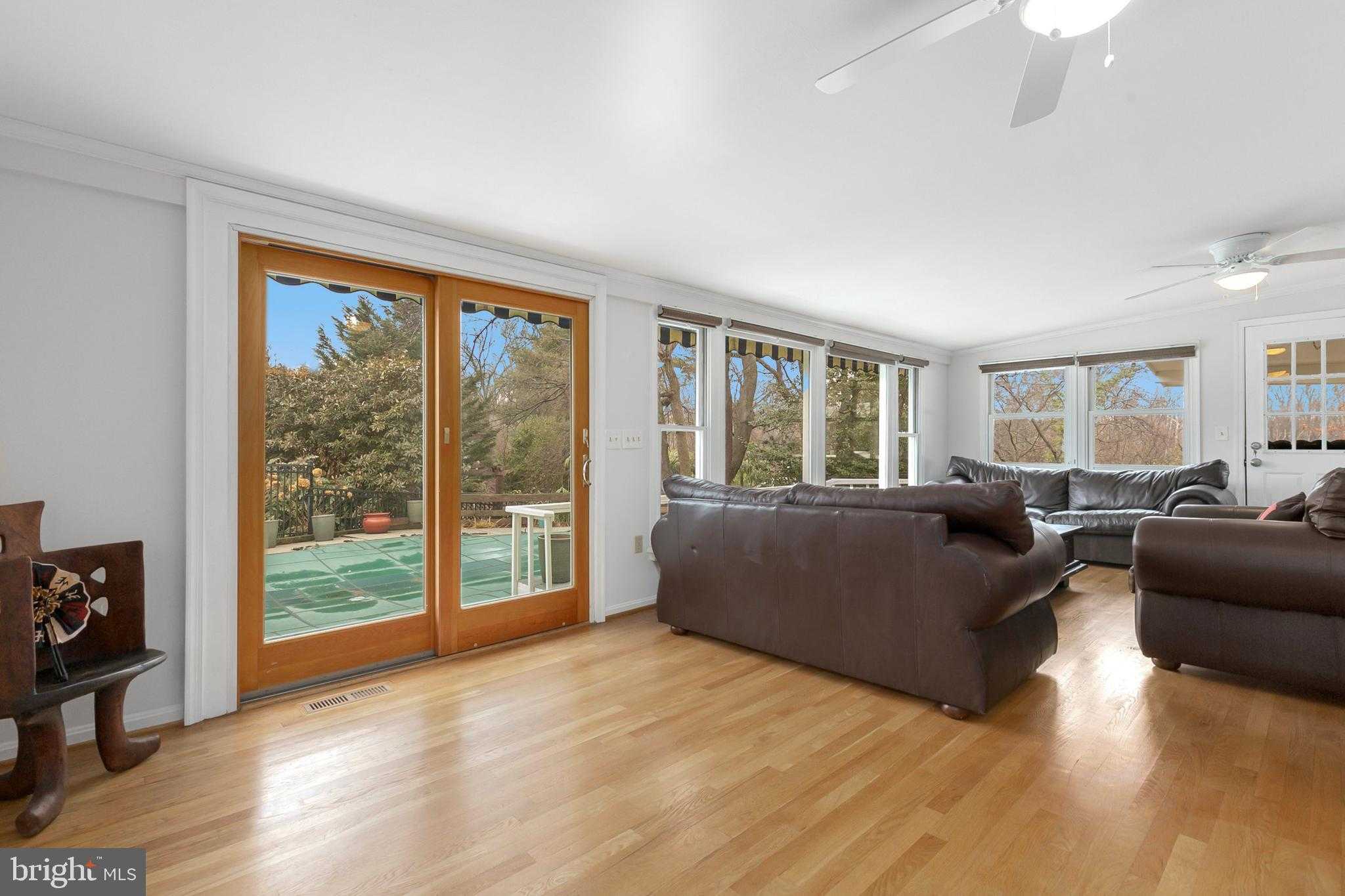 9329 Harvey Rd photo 10