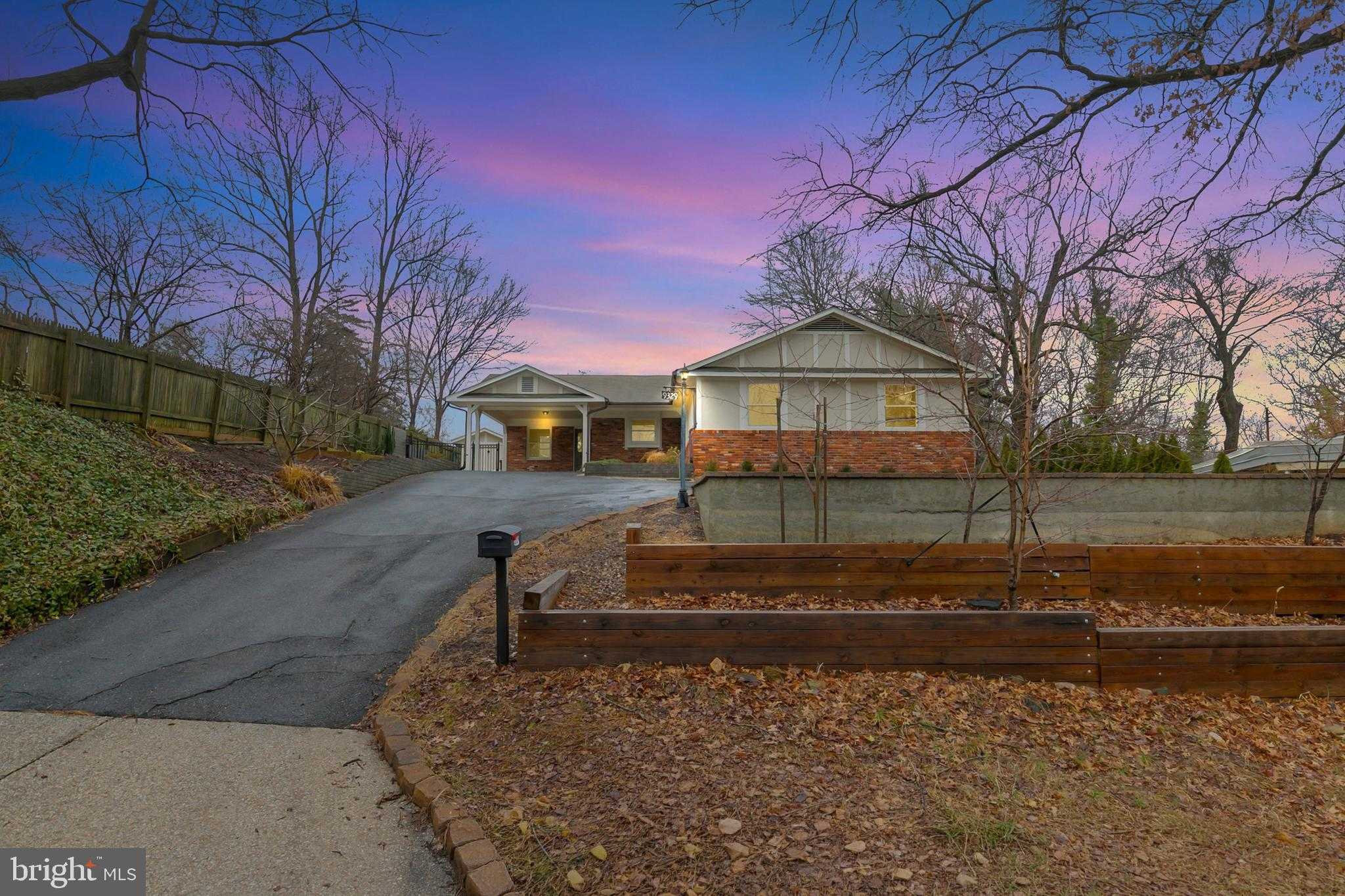 9329 Harvey Rd photo 2