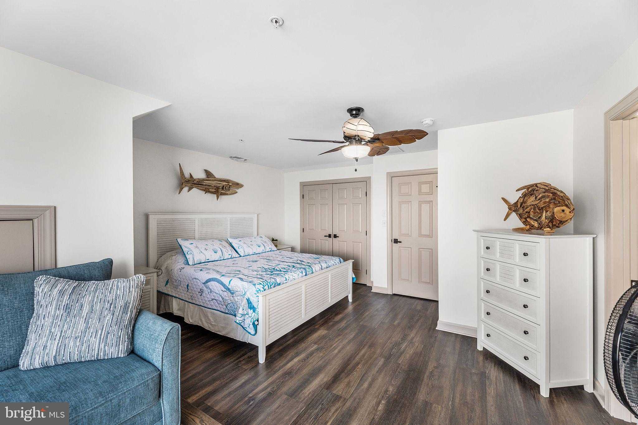 19 Fountain Dr W photo 49