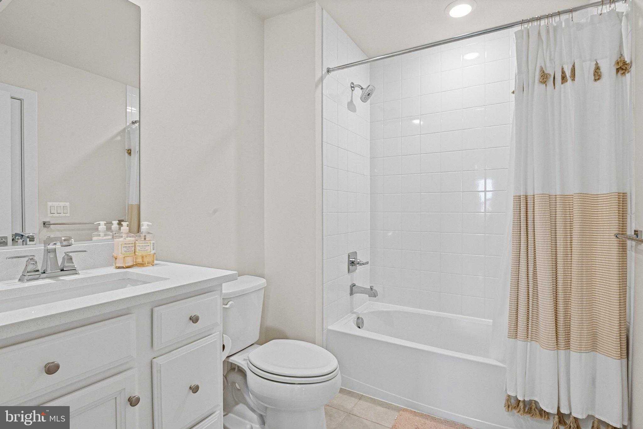 13007 Hattontown Sq photo 29