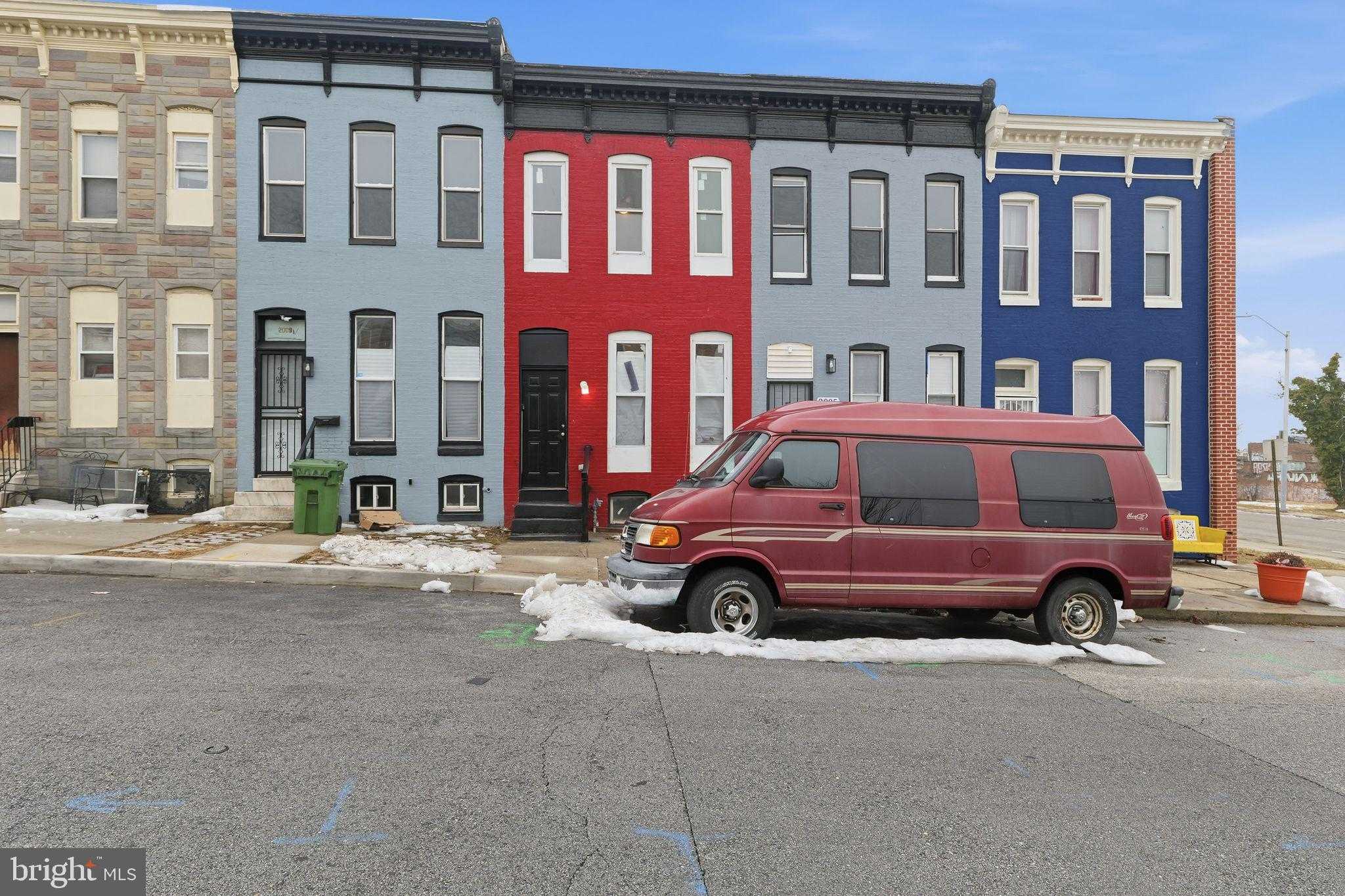 2007 E Hoffman St photo 4