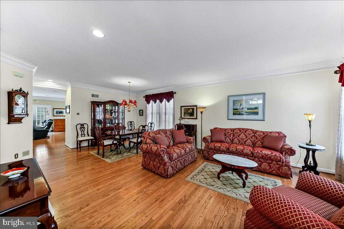 336 Carlisle Dr photo 7