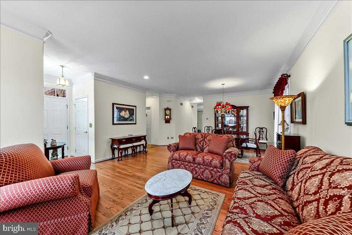 336 Carlisle Dr photo 8