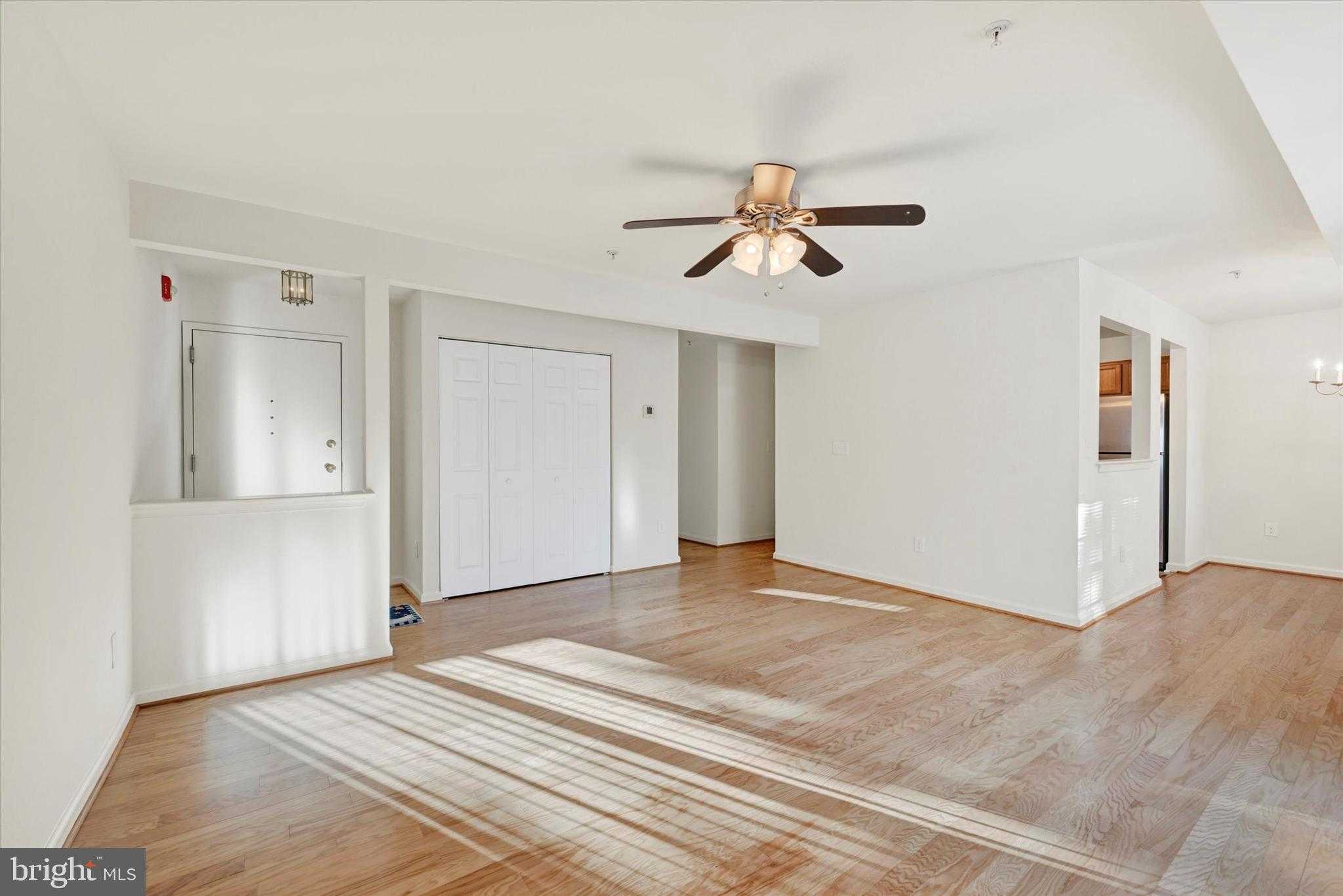 108 Seevue CT Apt A photo 6