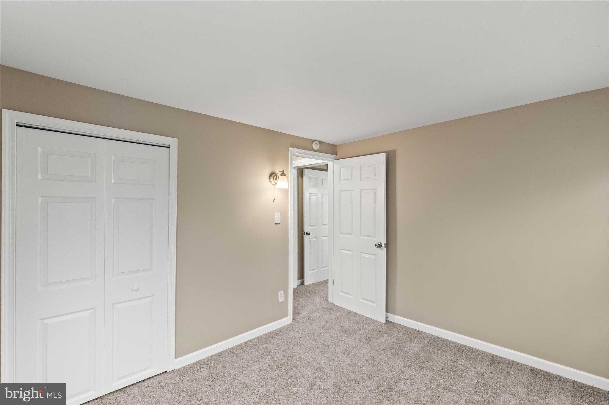 29 W George St photo 14