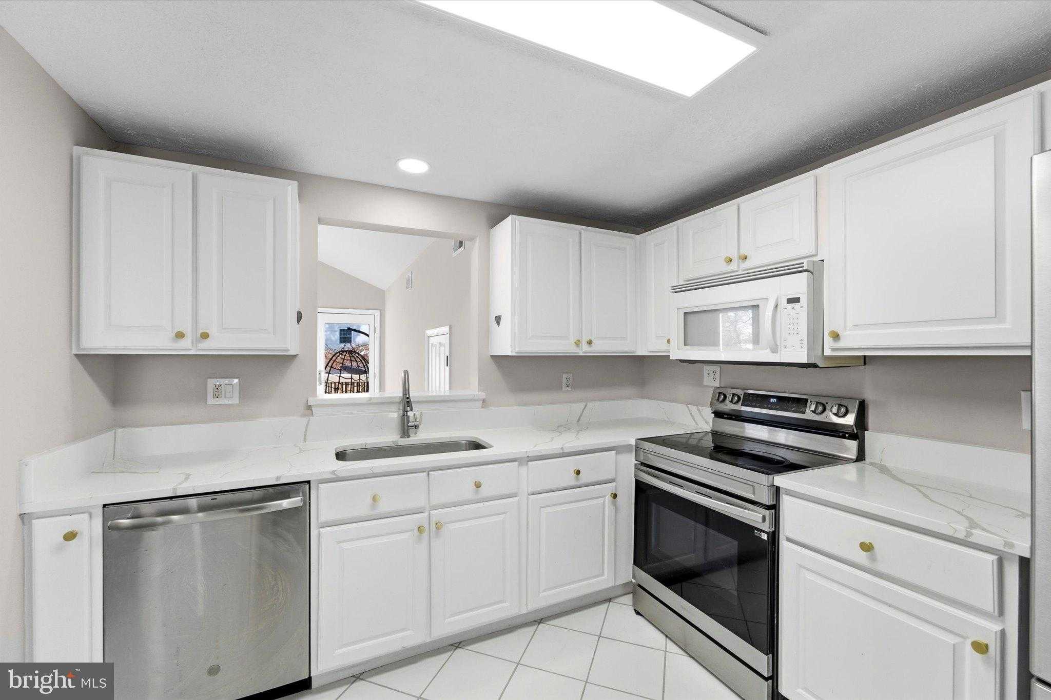 9804 Brightlea Dr photo 11