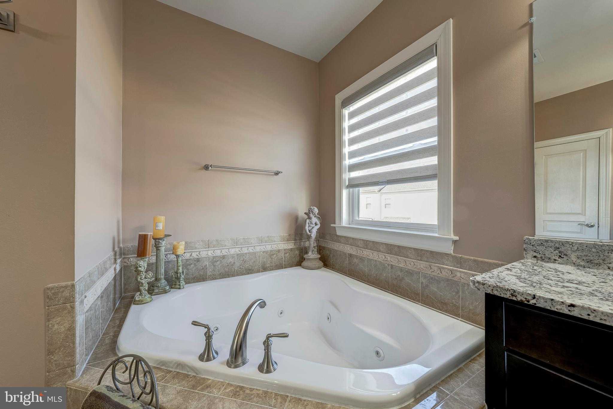 567 Van Buren St photo 51