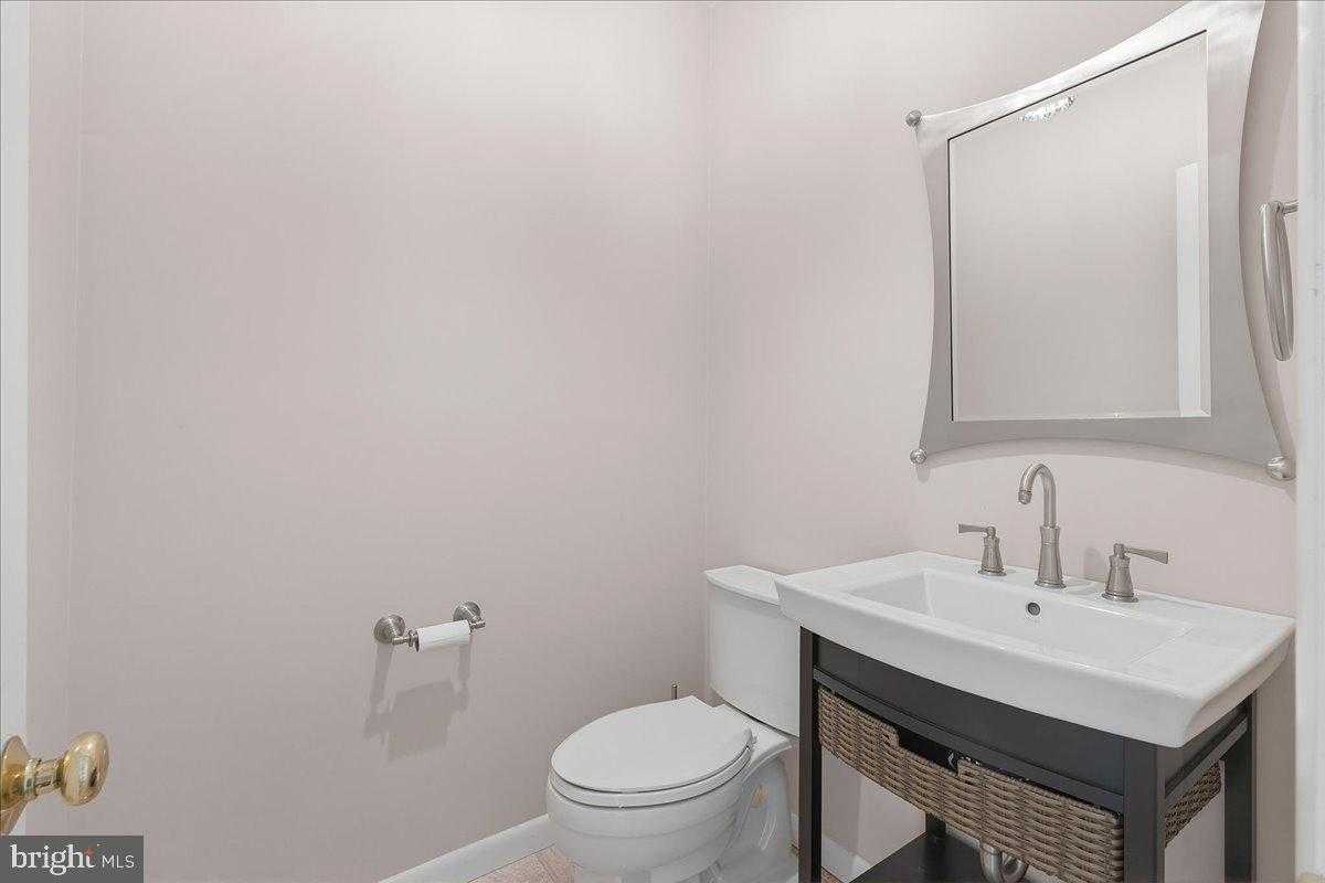 1426 Treetop Ln photo 21