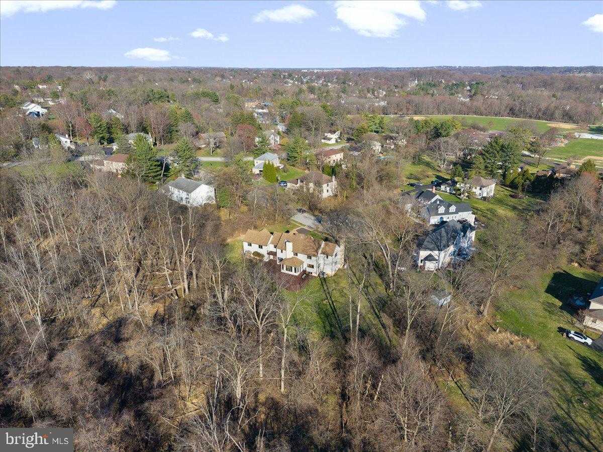 1426 Treetop Ln photo 57