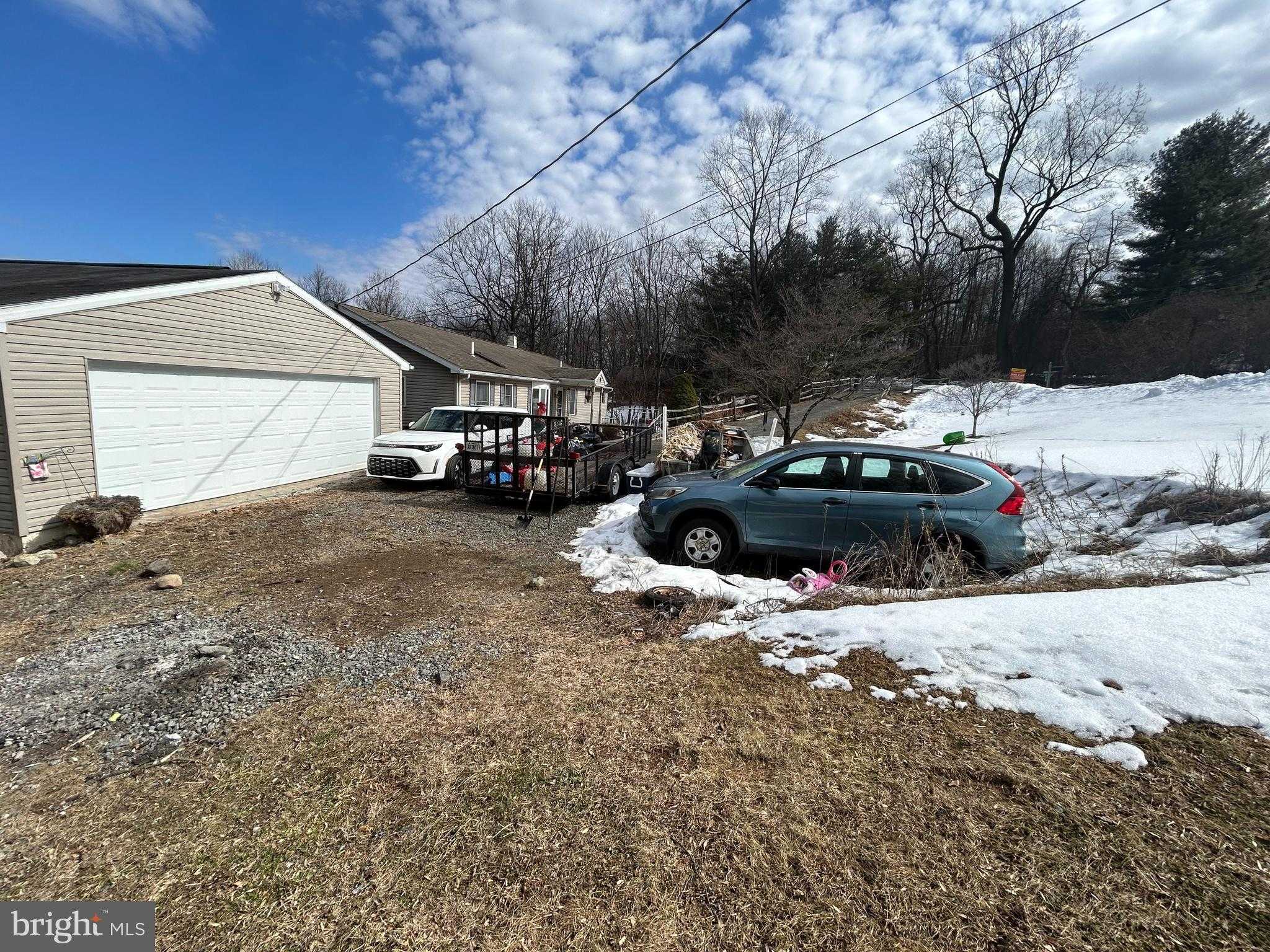 728 Mountain Rd photo 4