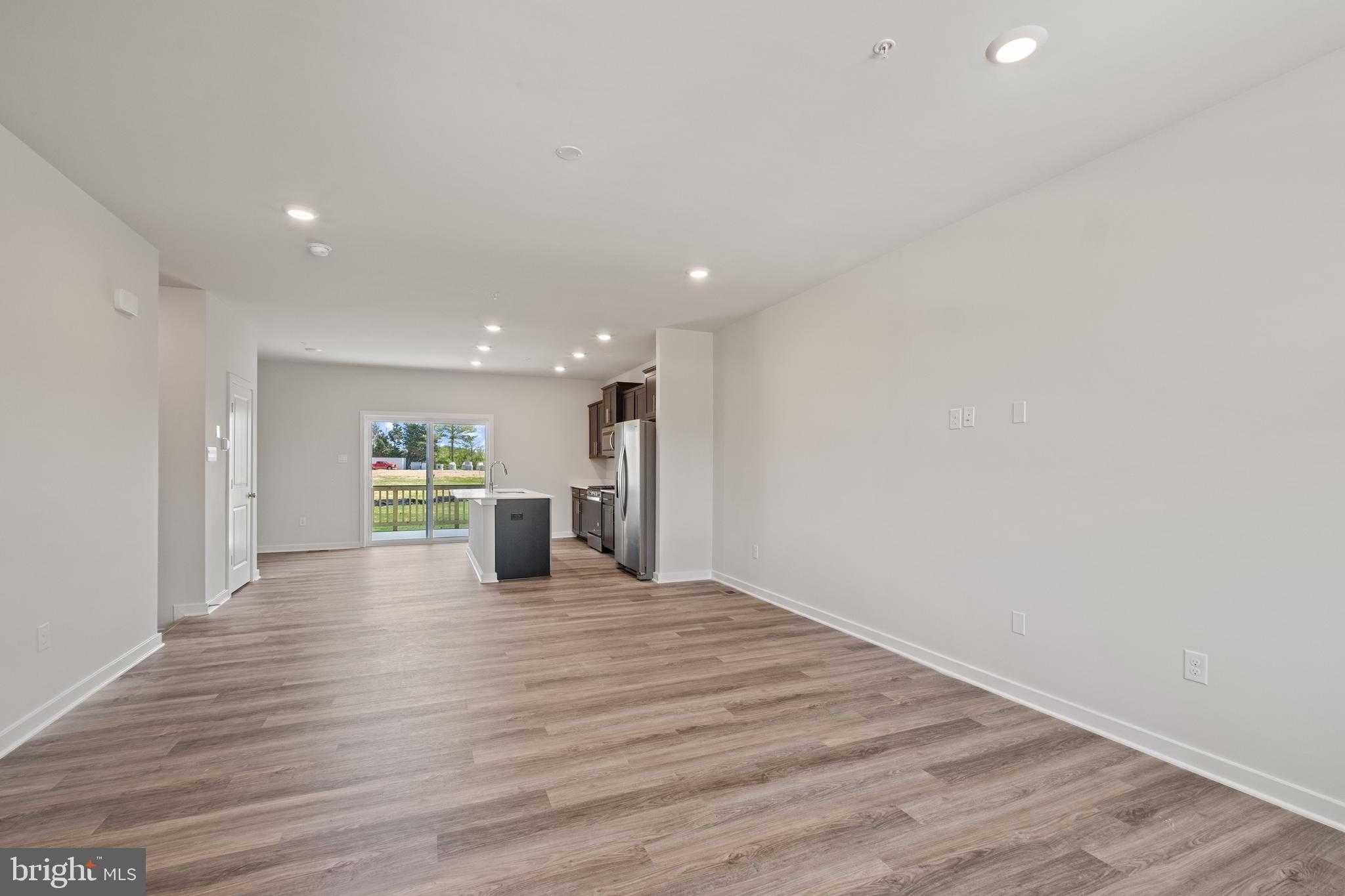 5019 Silver Oak Dr photo 11