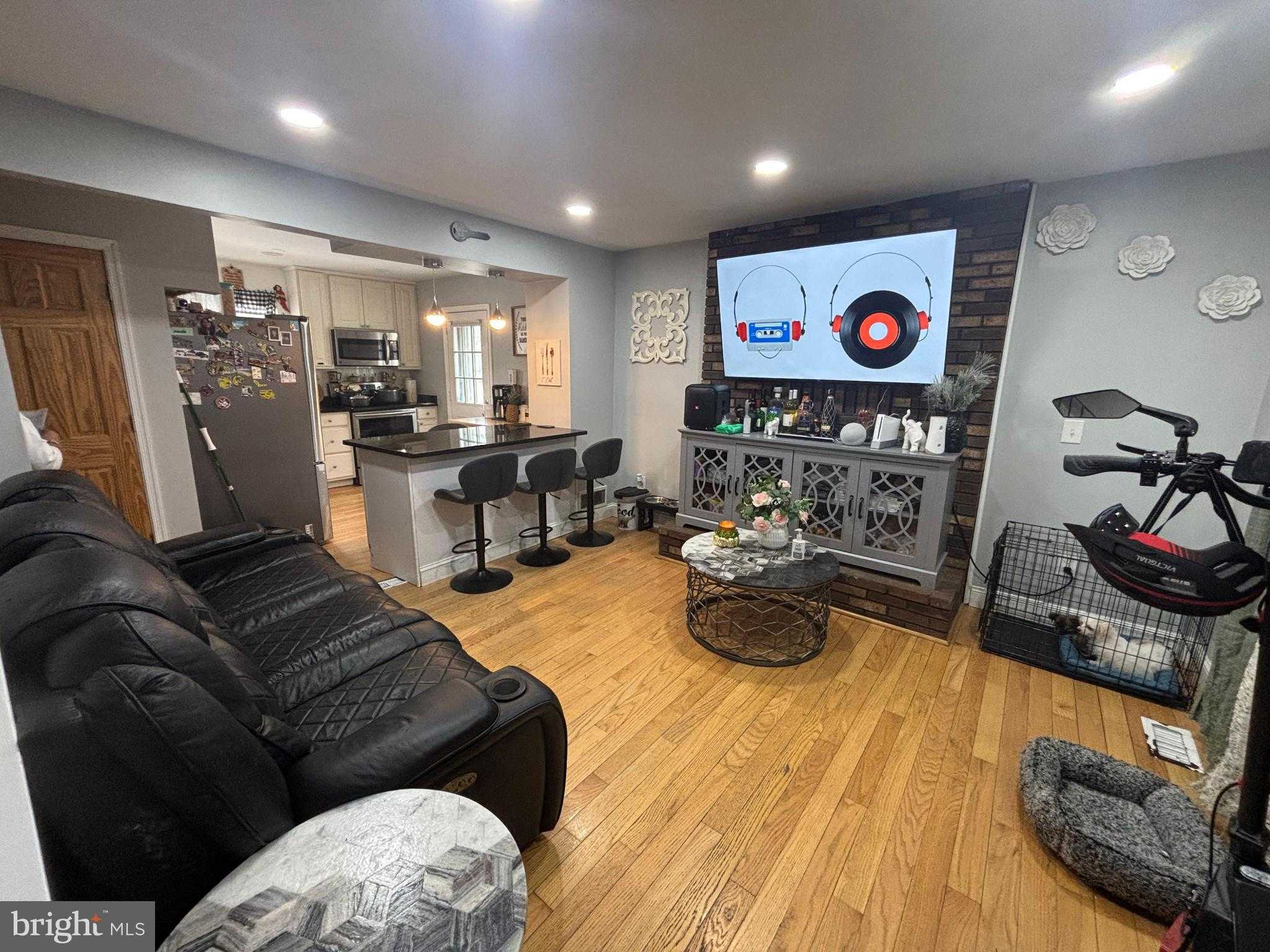 3207 Janice Ave photo 2