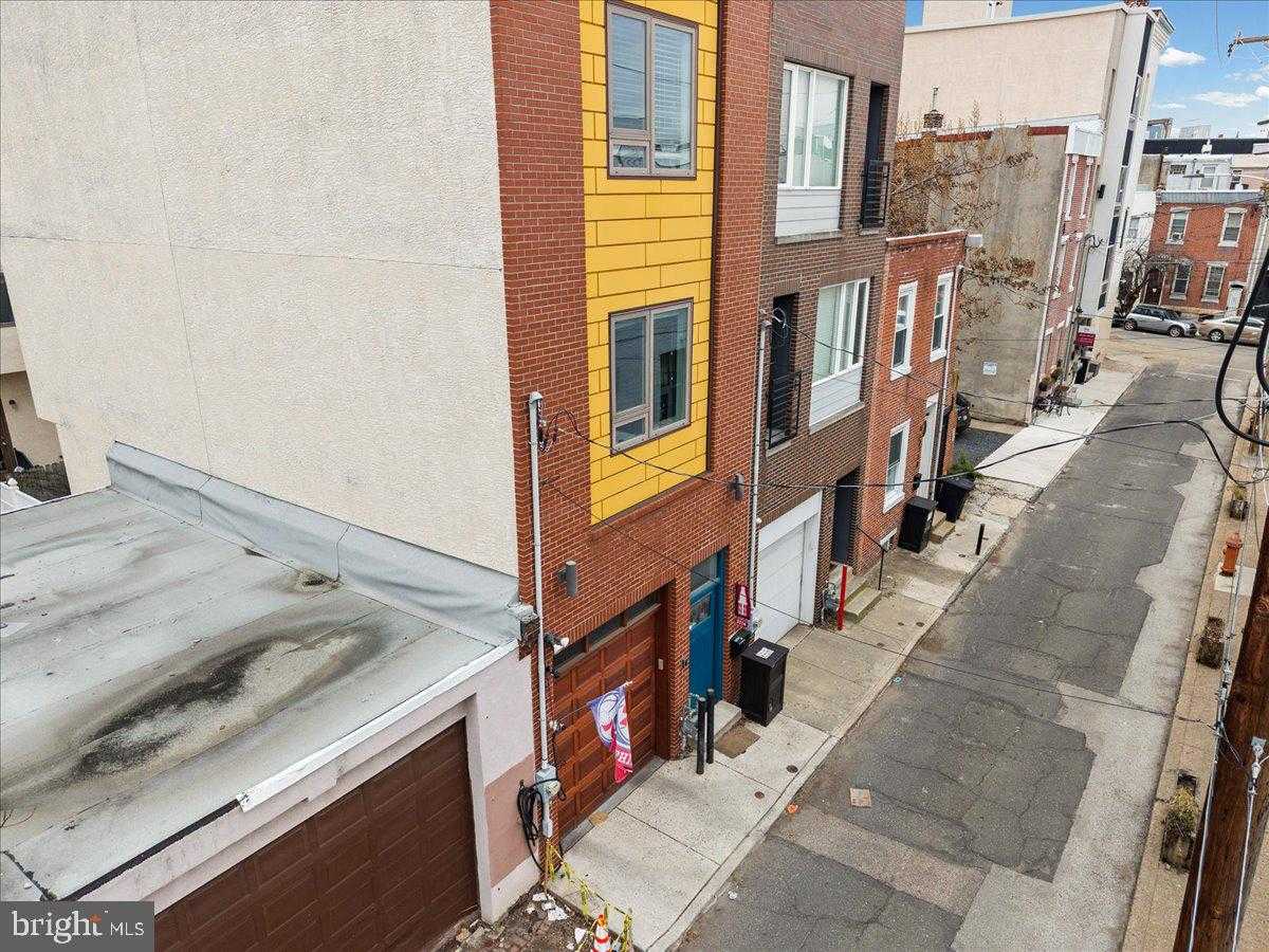 2114 Berges St photo 43