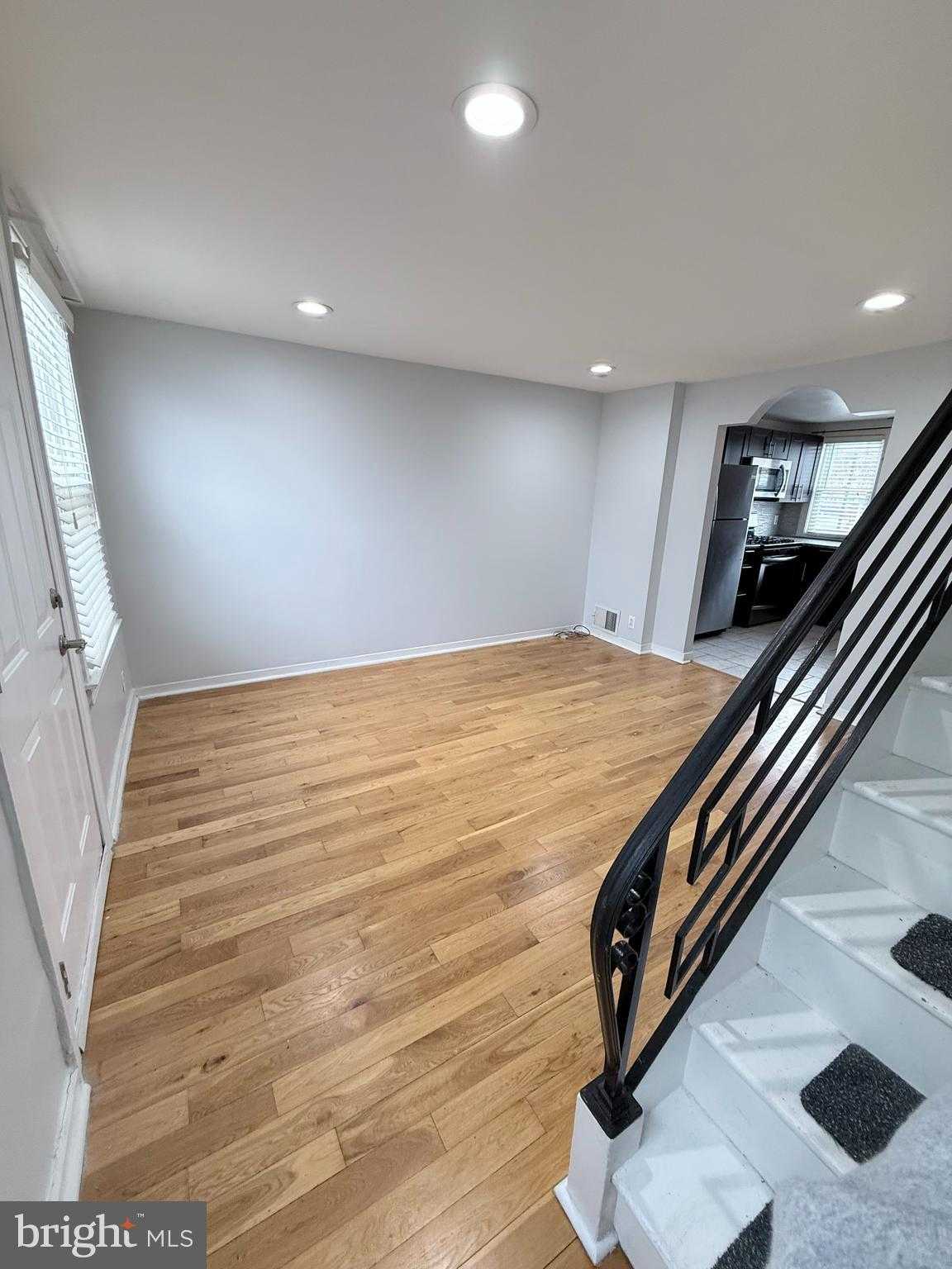 3726 Richmond St photo 4