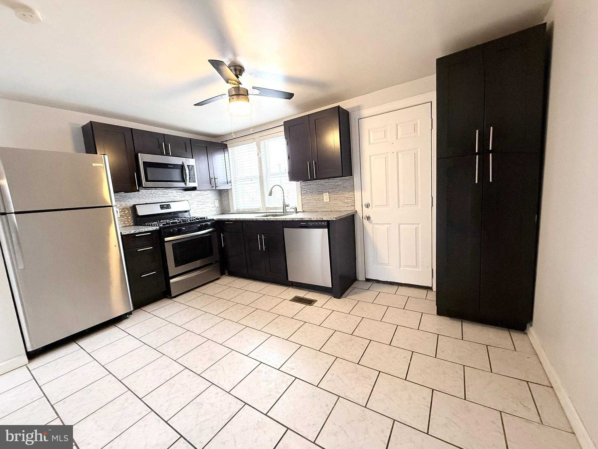 3726 Richmond St photo 8