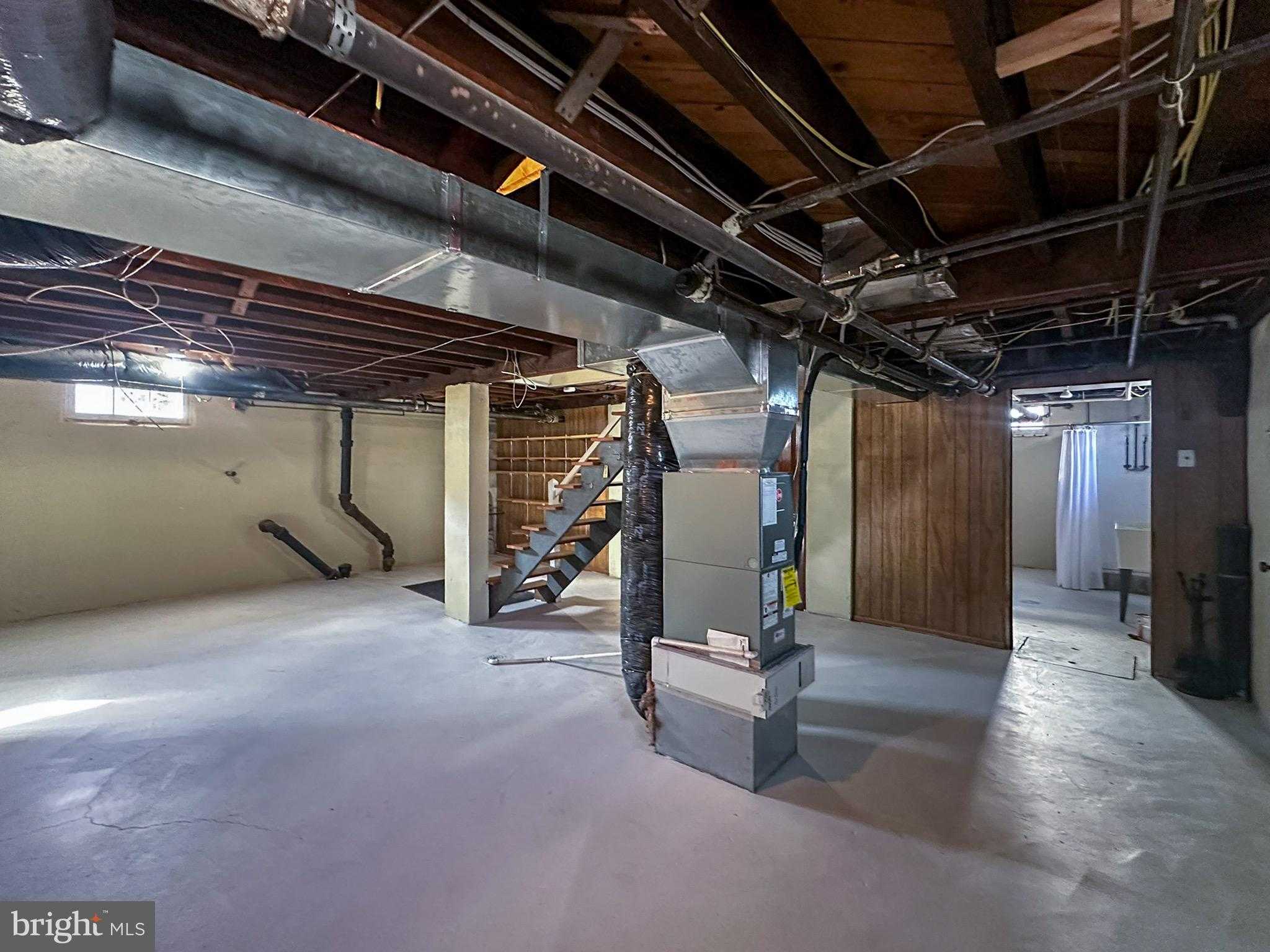 36 N College St photo 53