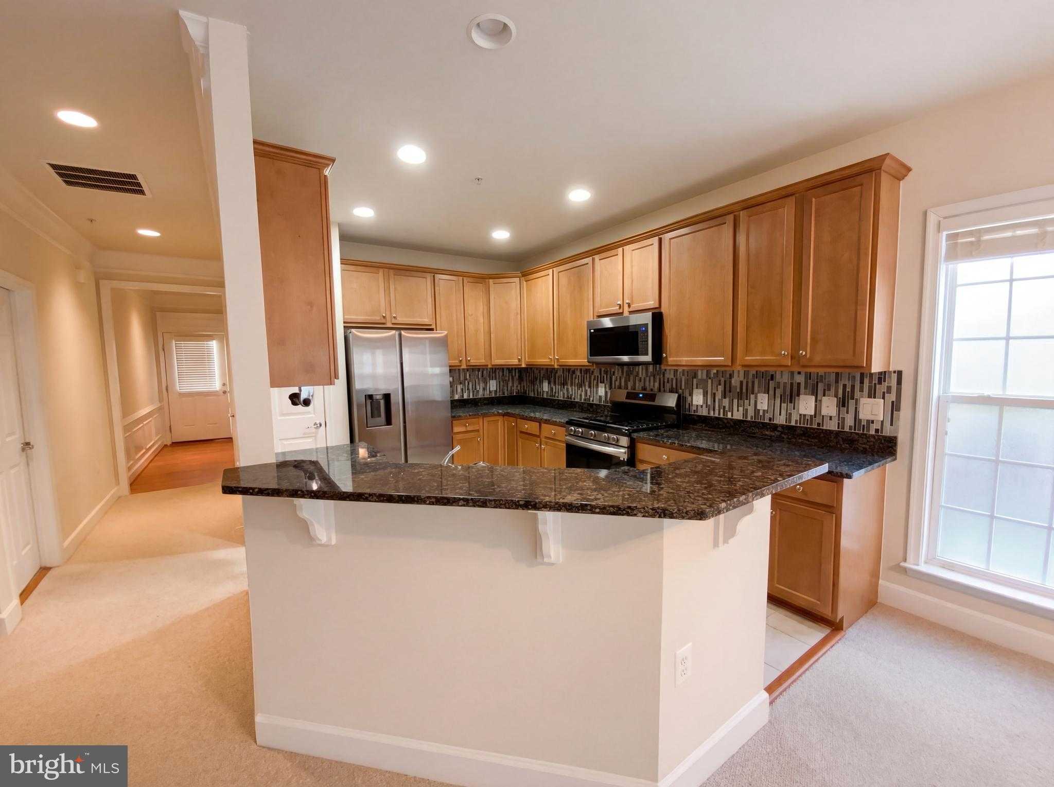 101 Denison St photo 8