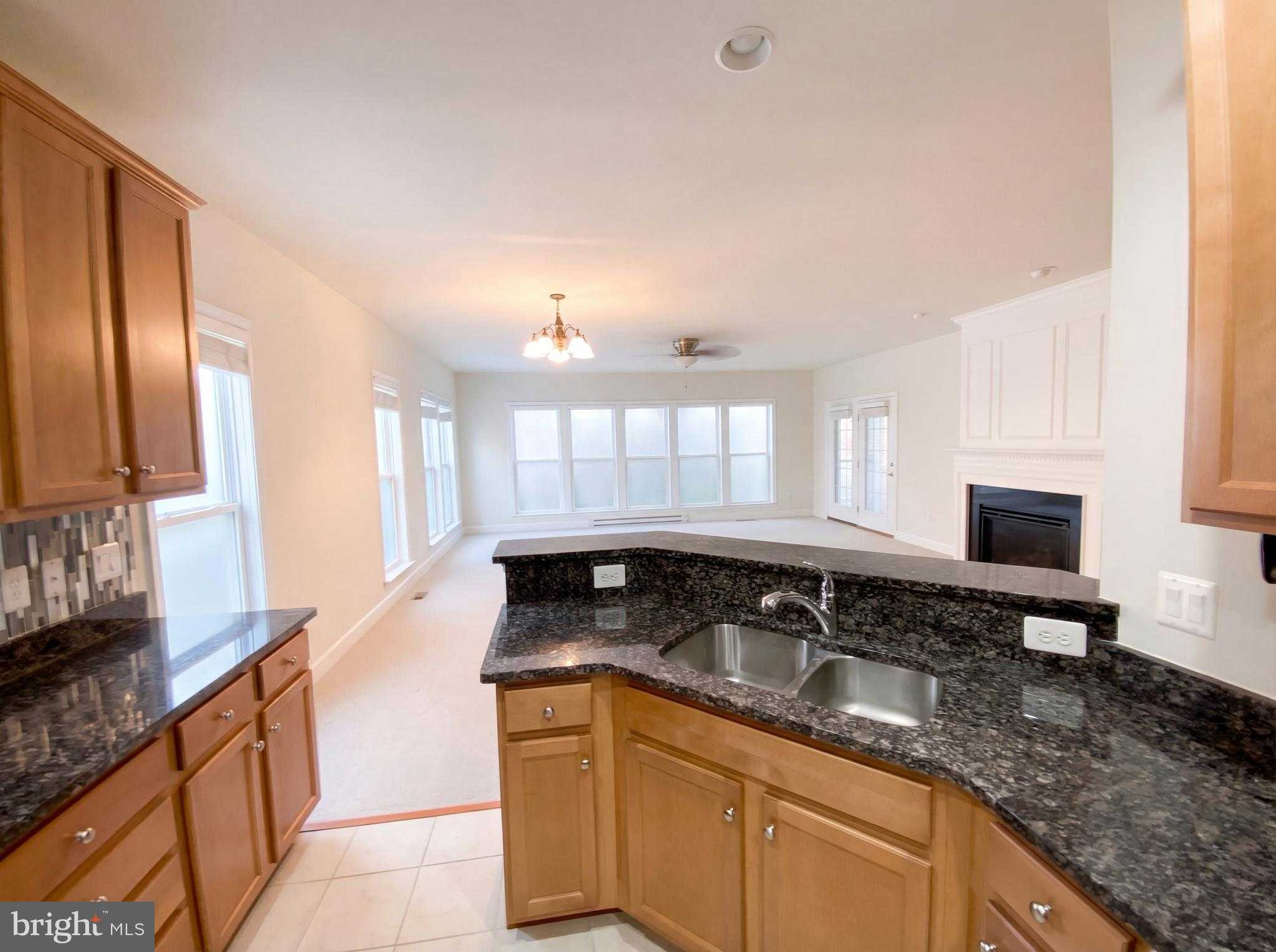 101 Denison St photo 9