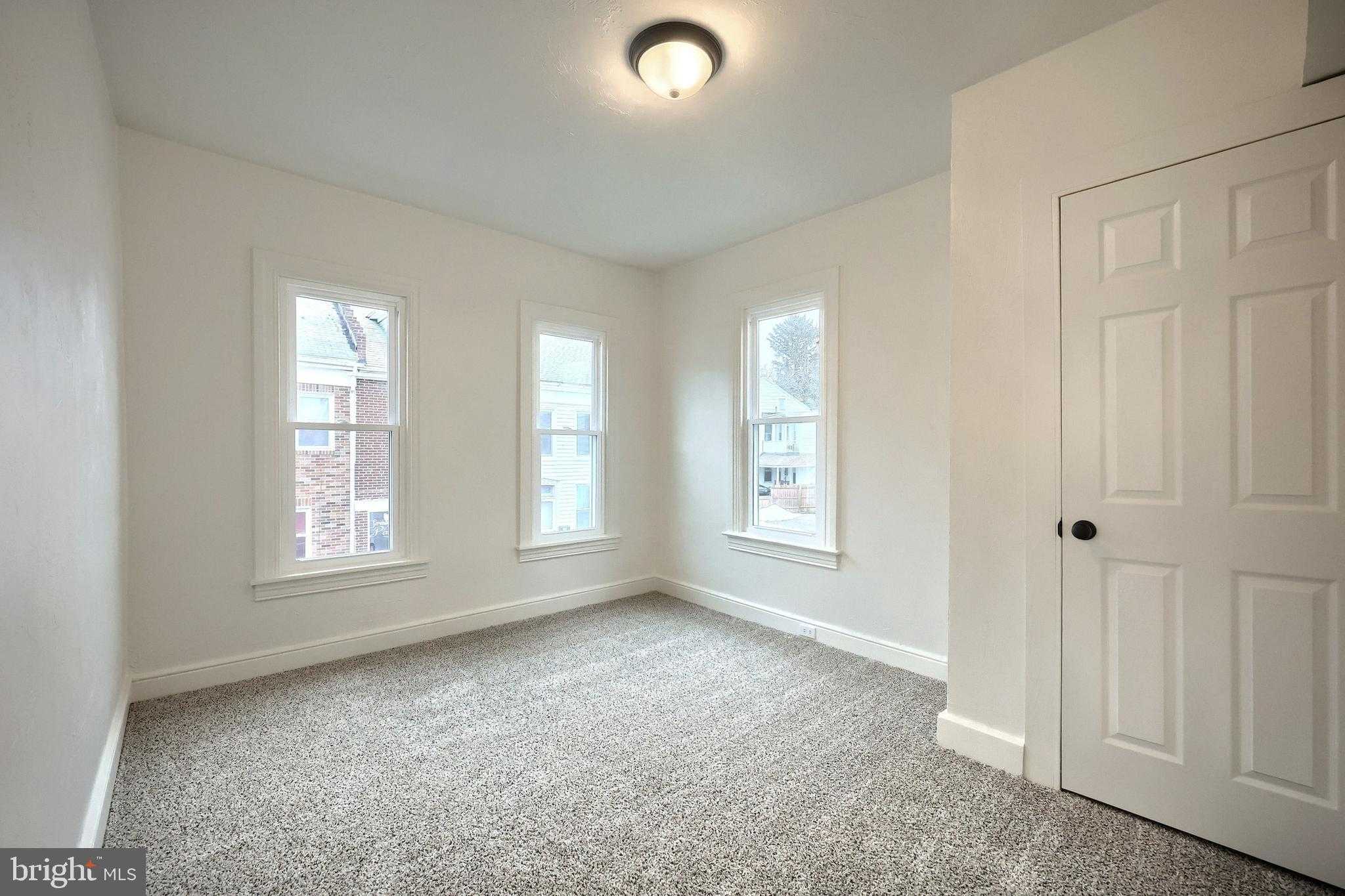 204 Park Pl photo 26