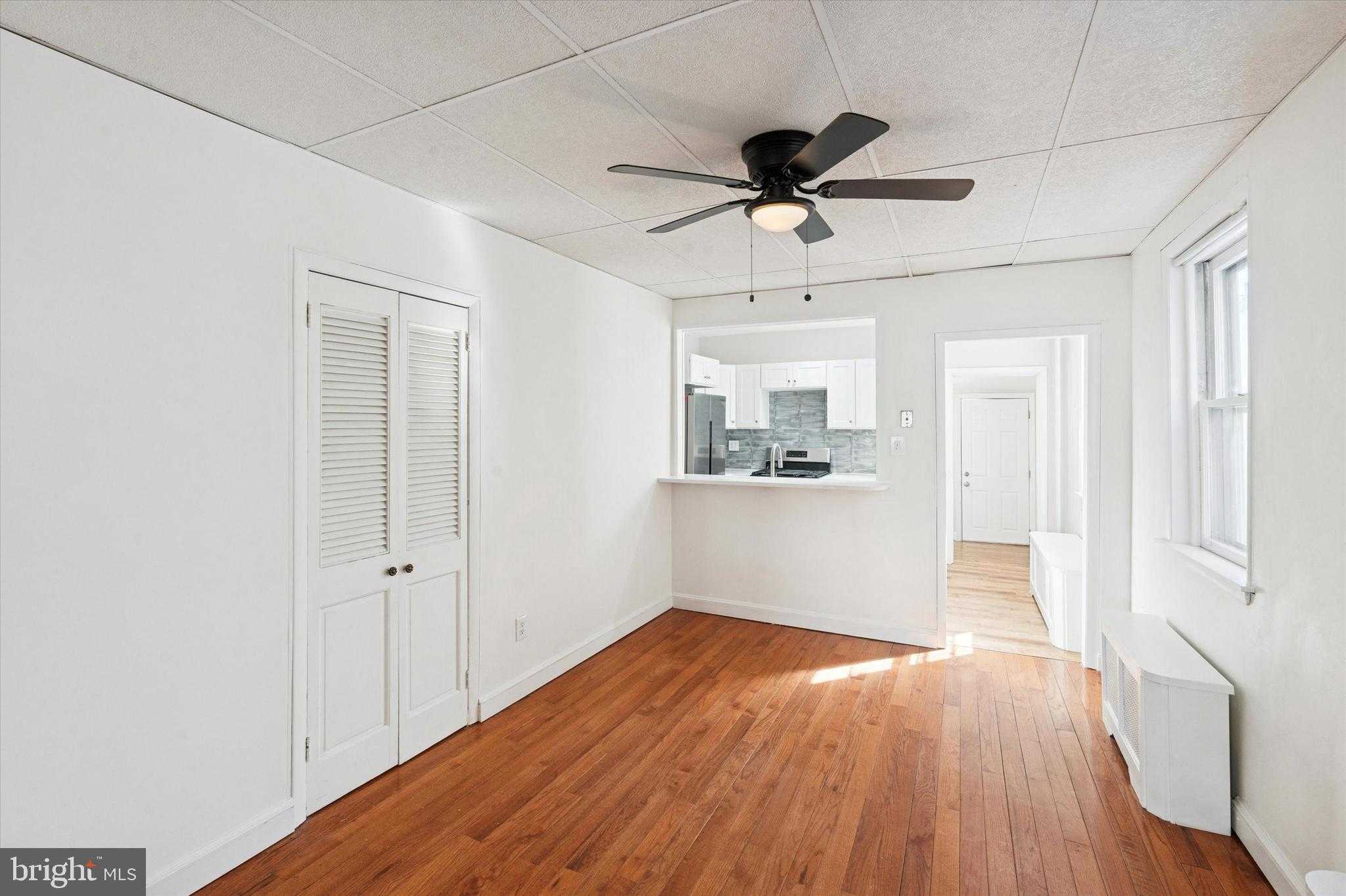 129 Leverington Ave photo 6