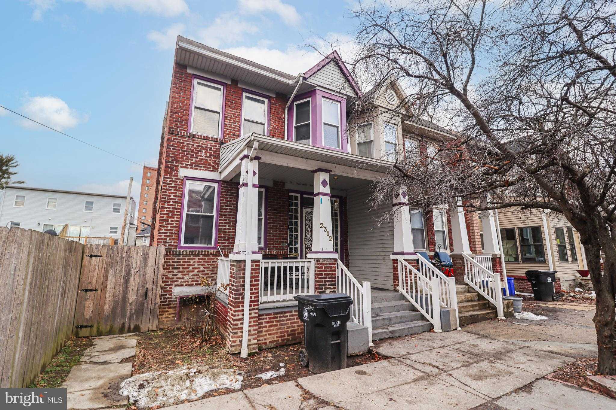 2312 Penn St photo 2