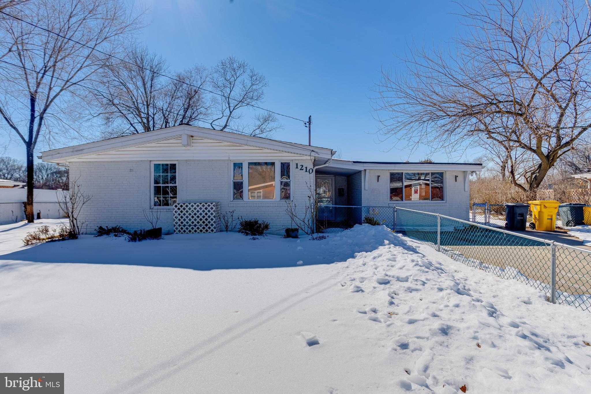 1210 Cathedral Dr photo 3