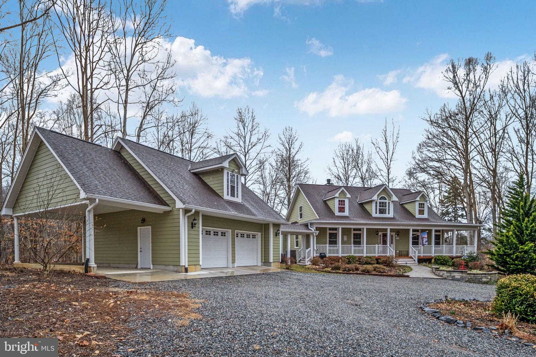 3900 Water Front CT photo 3