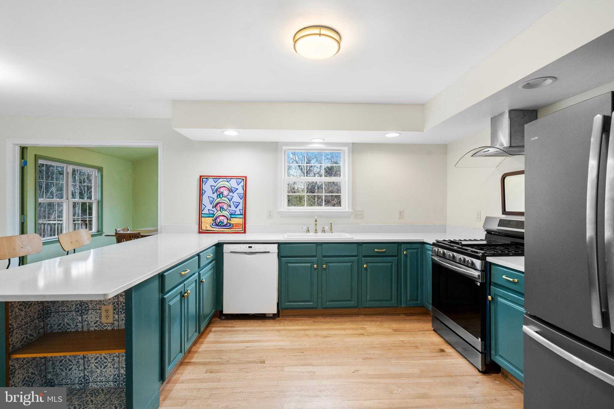 280 Leisure Way photo 10