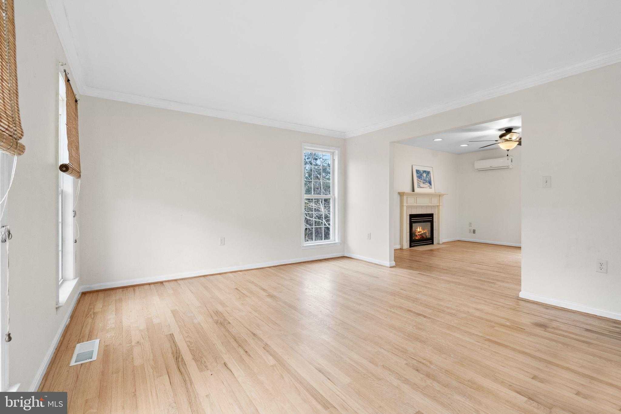 280 Leisure Way photo 5