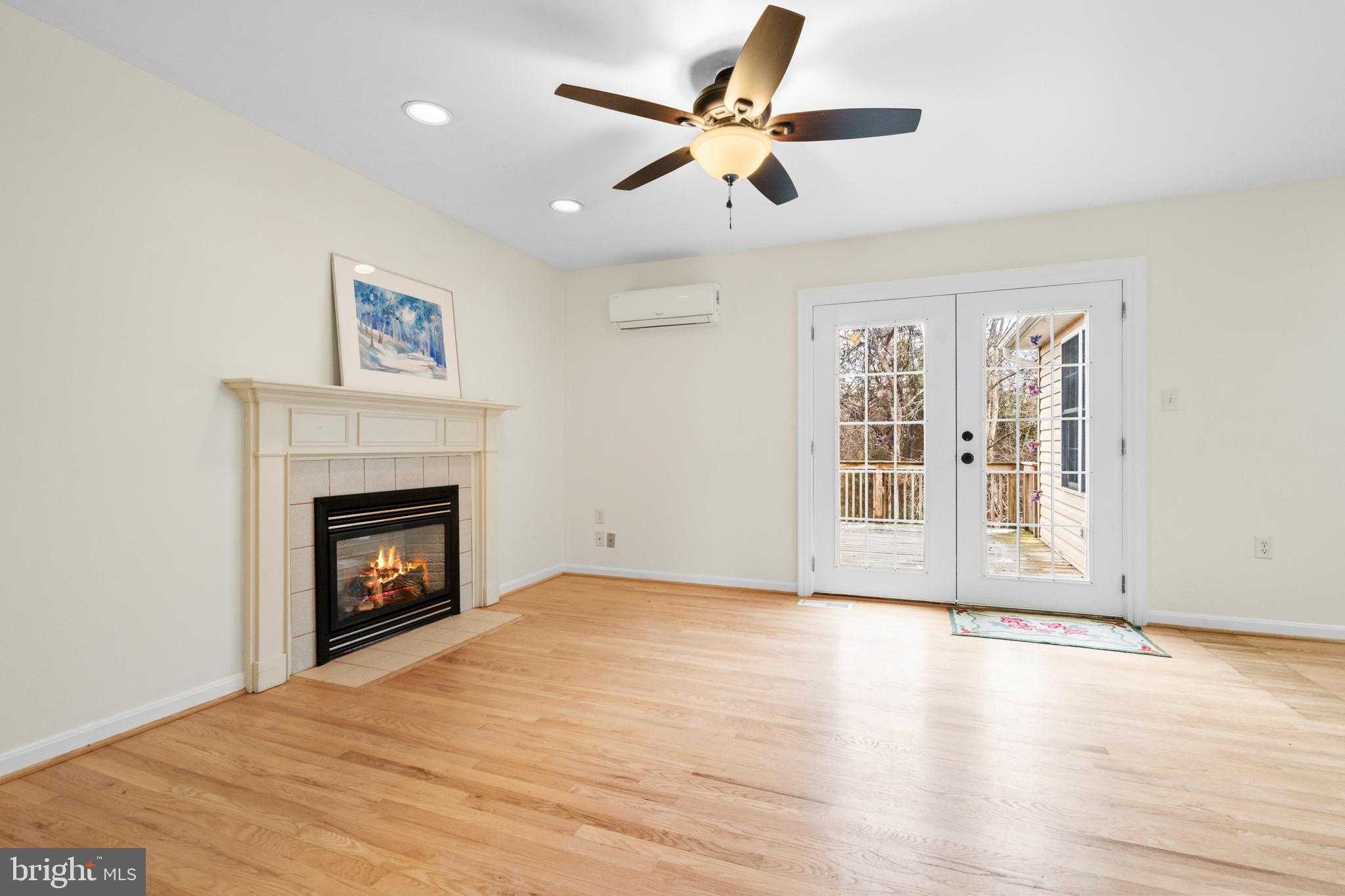 280 Leisure Way photo 7