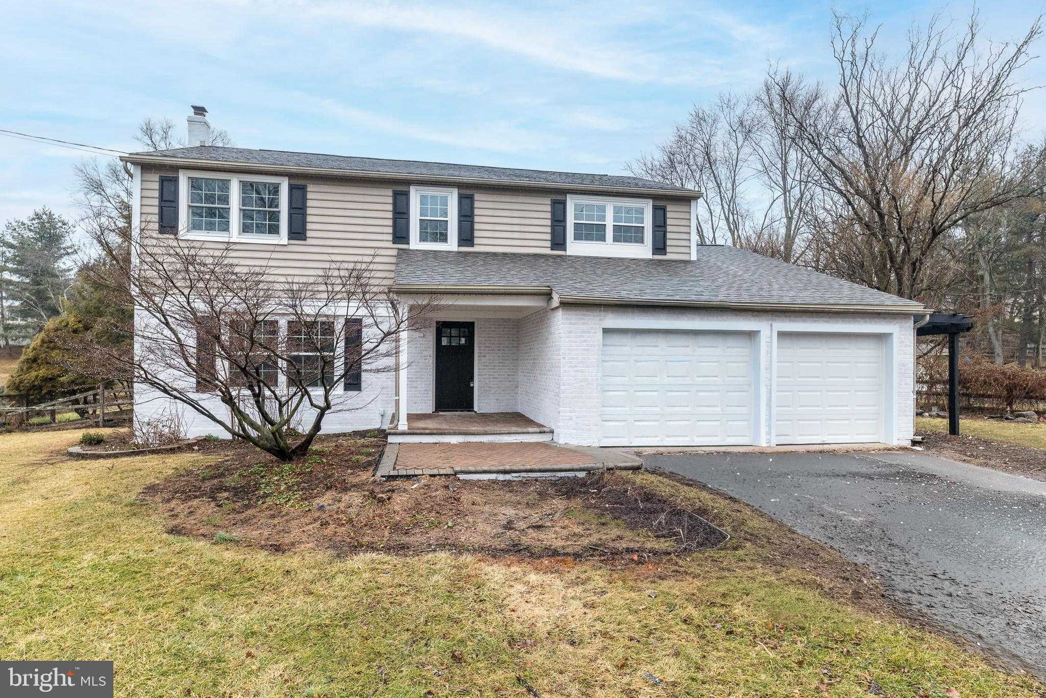 61 S Park Ave photo 5