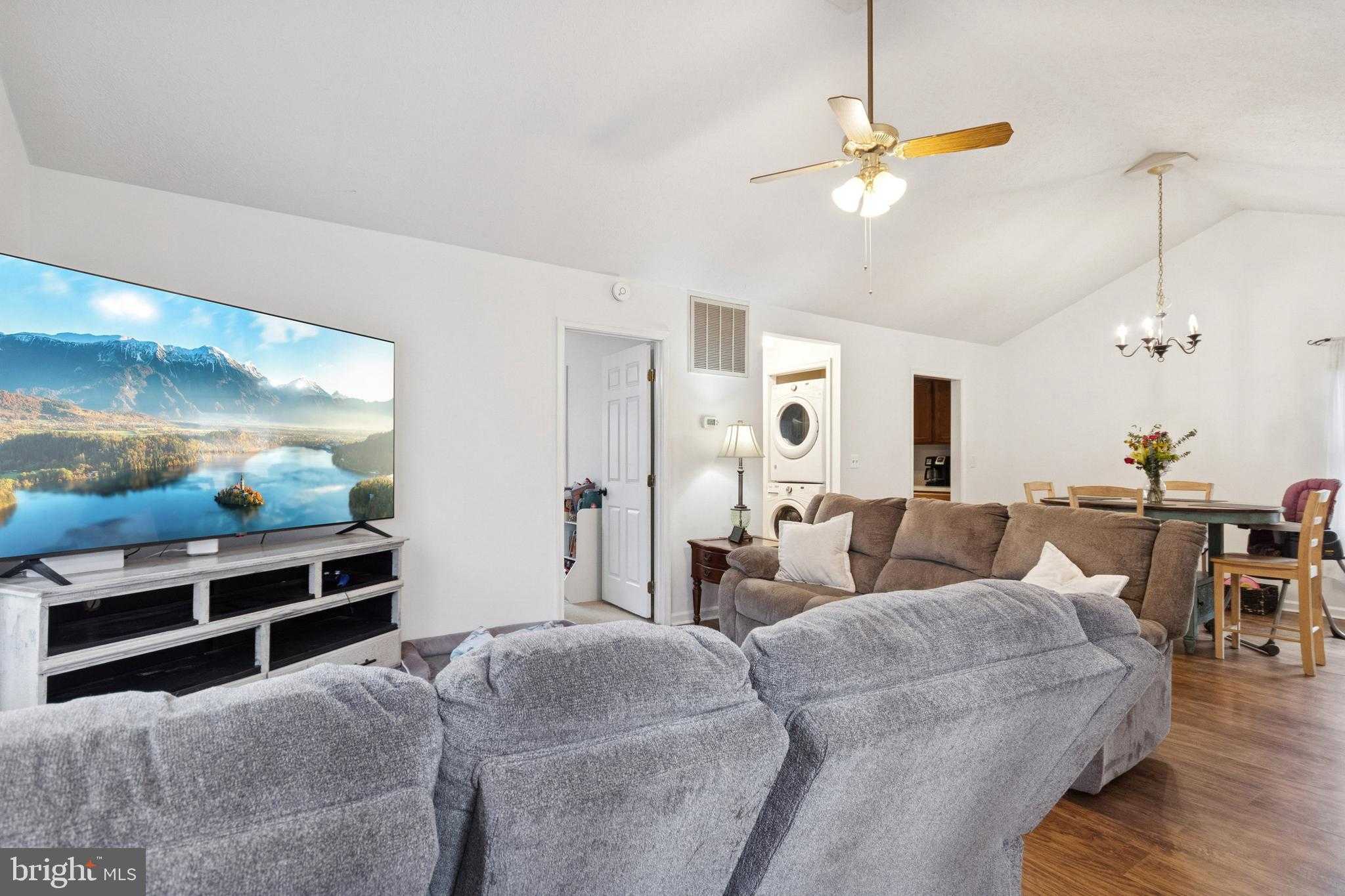 110 Wilderness Dr photo 2