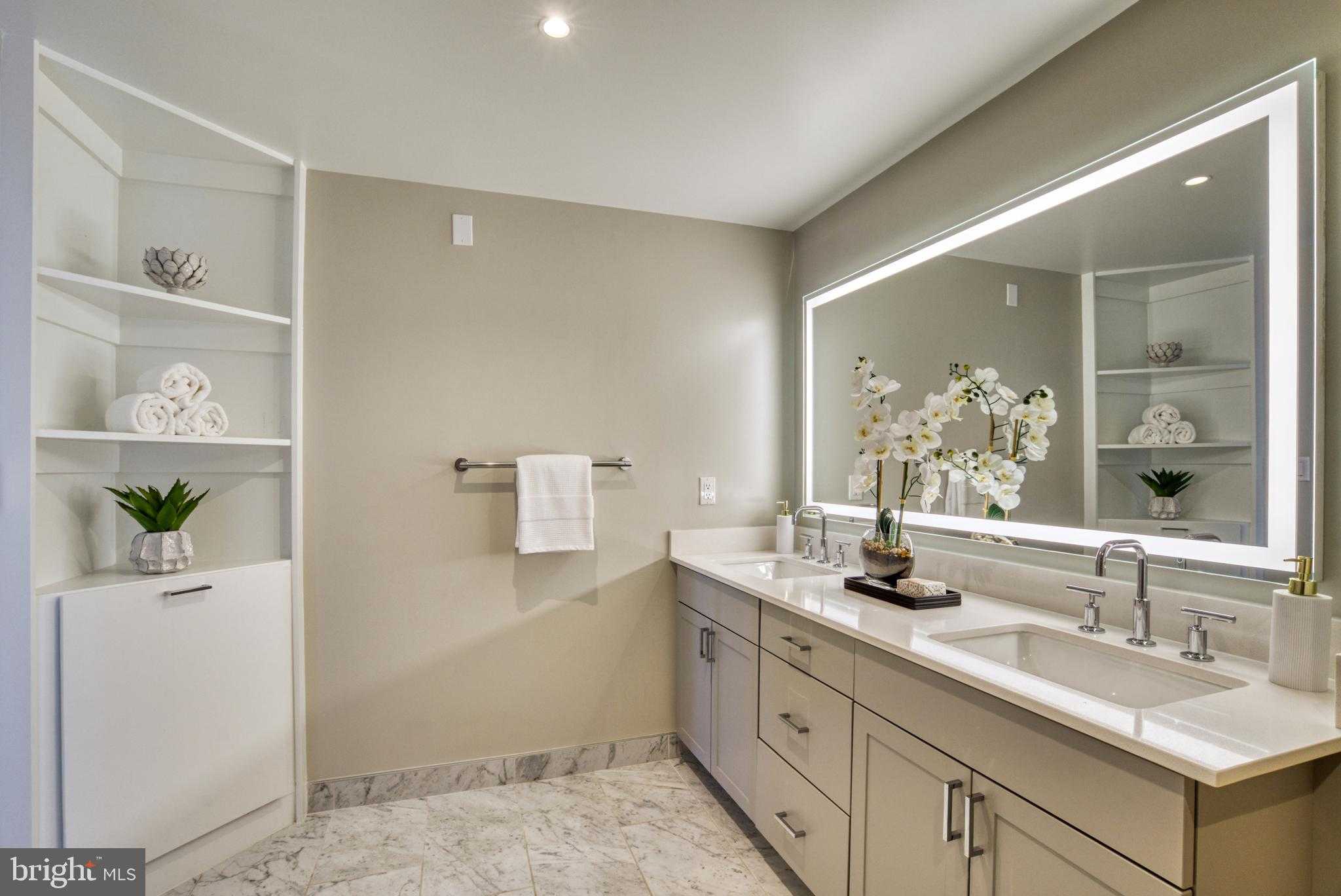 925 N Fairfax St Apt 1004 photo 22