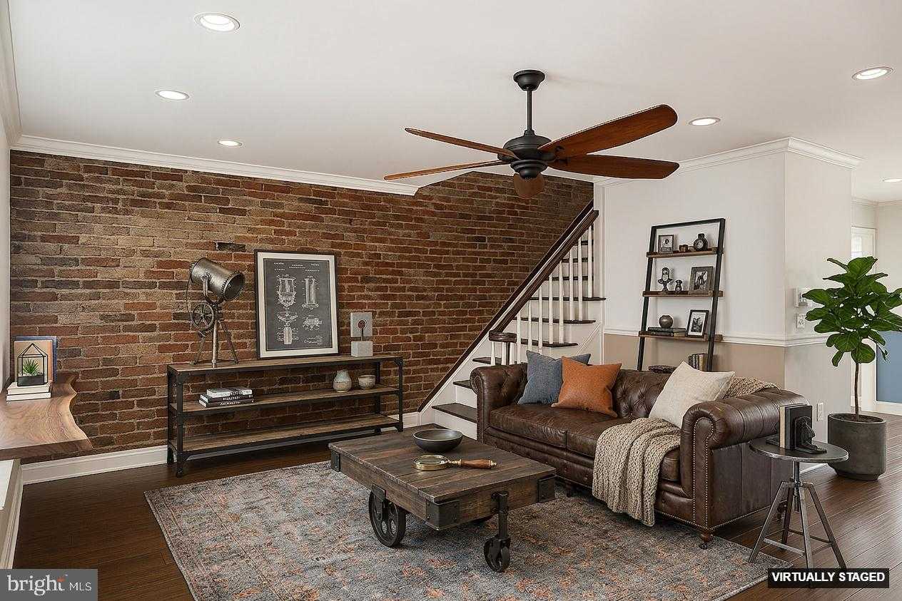 6421 N 15th St photo 2