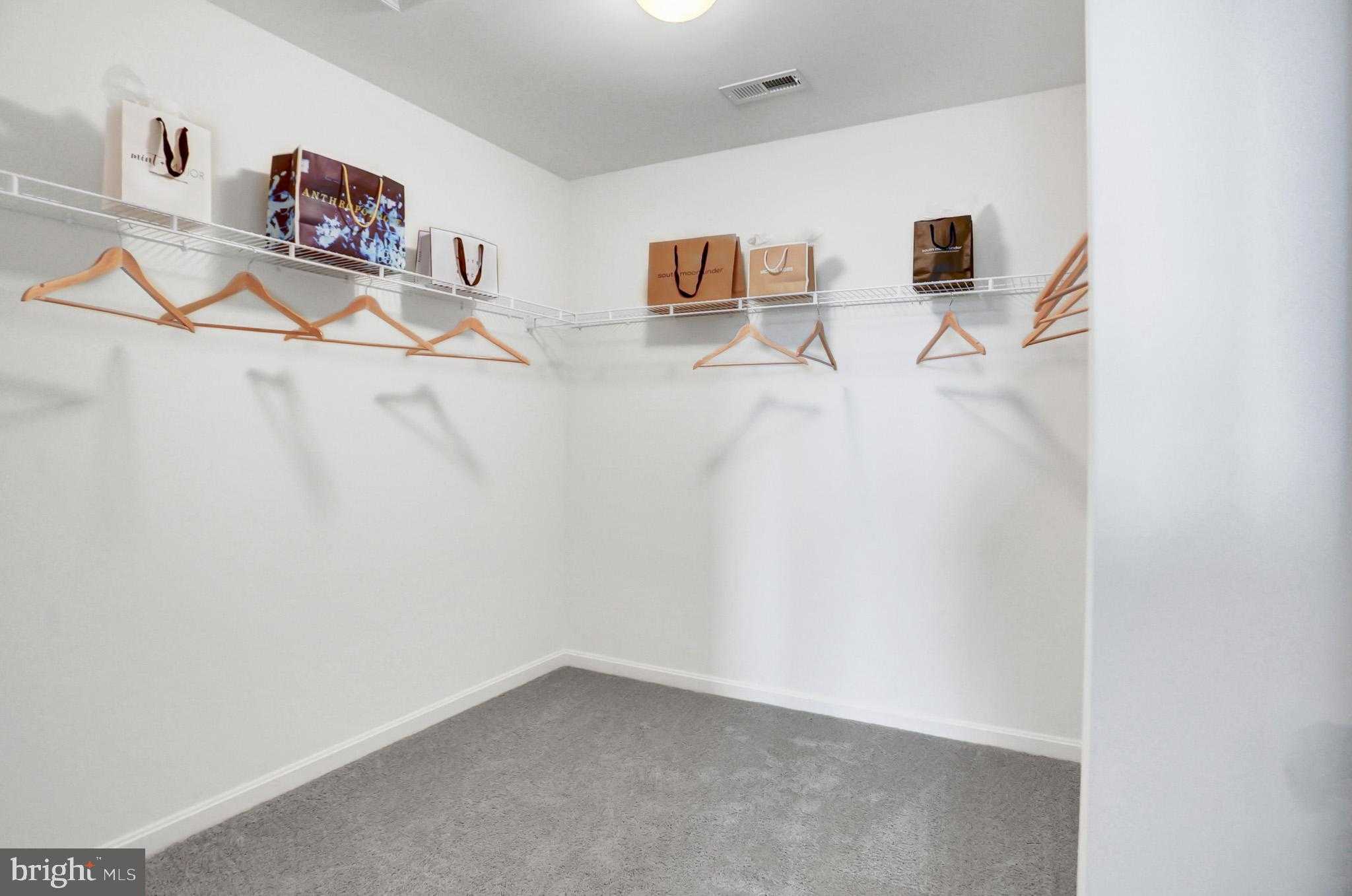 209 Redstone Ter photo 21