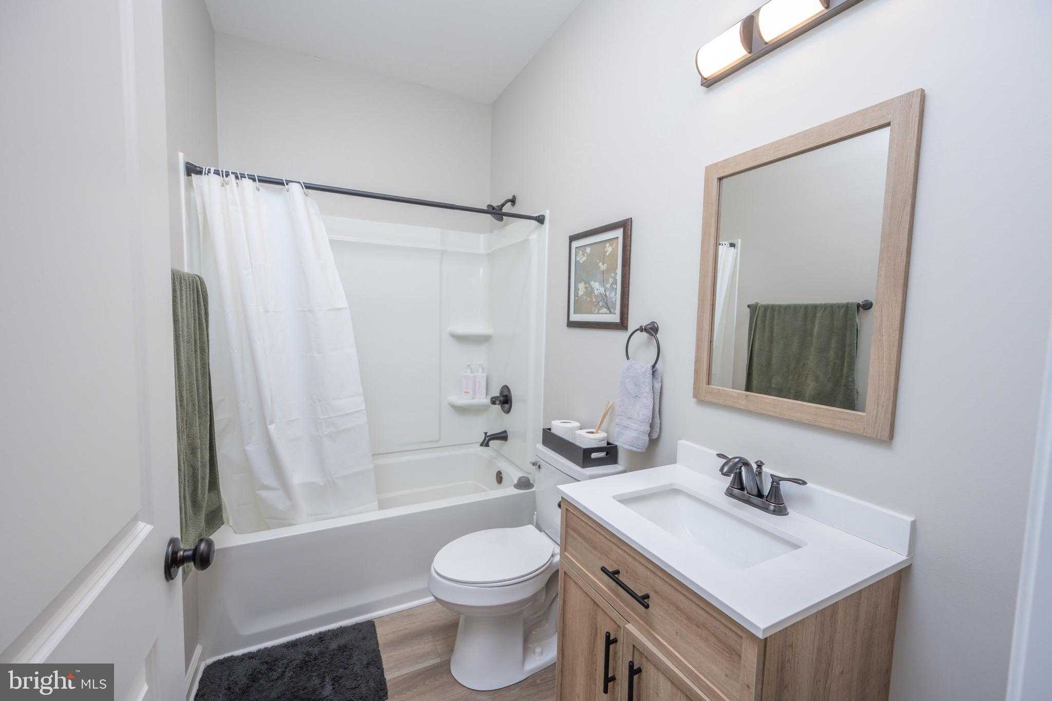 448 Biltmore Vw photo 27