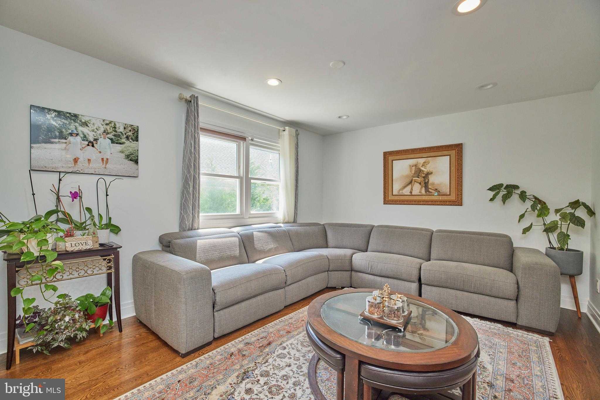 9609 Podium Dr photo 11