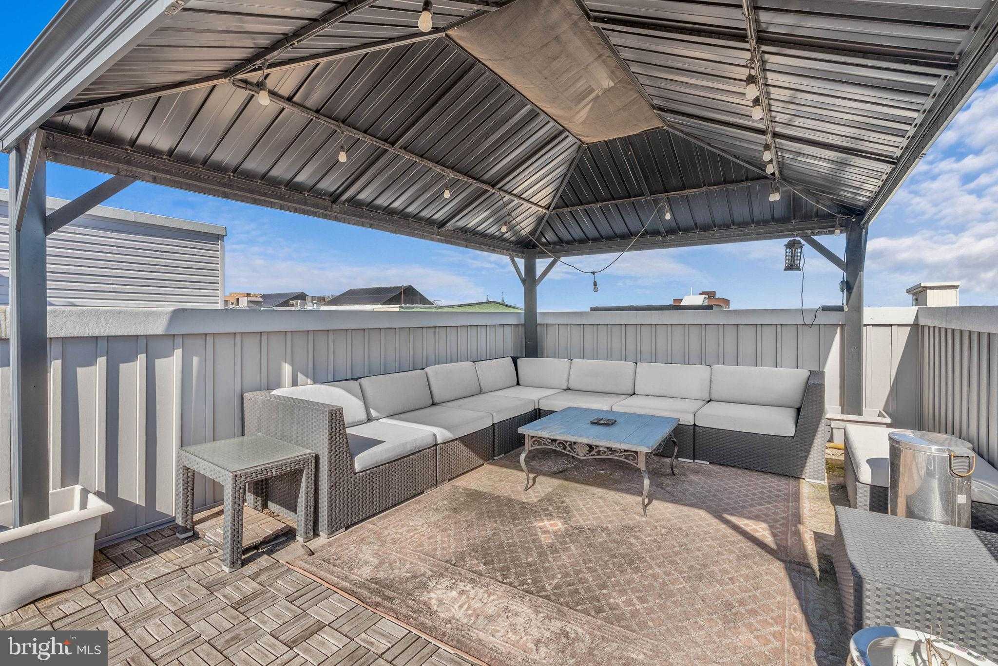 1904 E Cumberland St photo 41