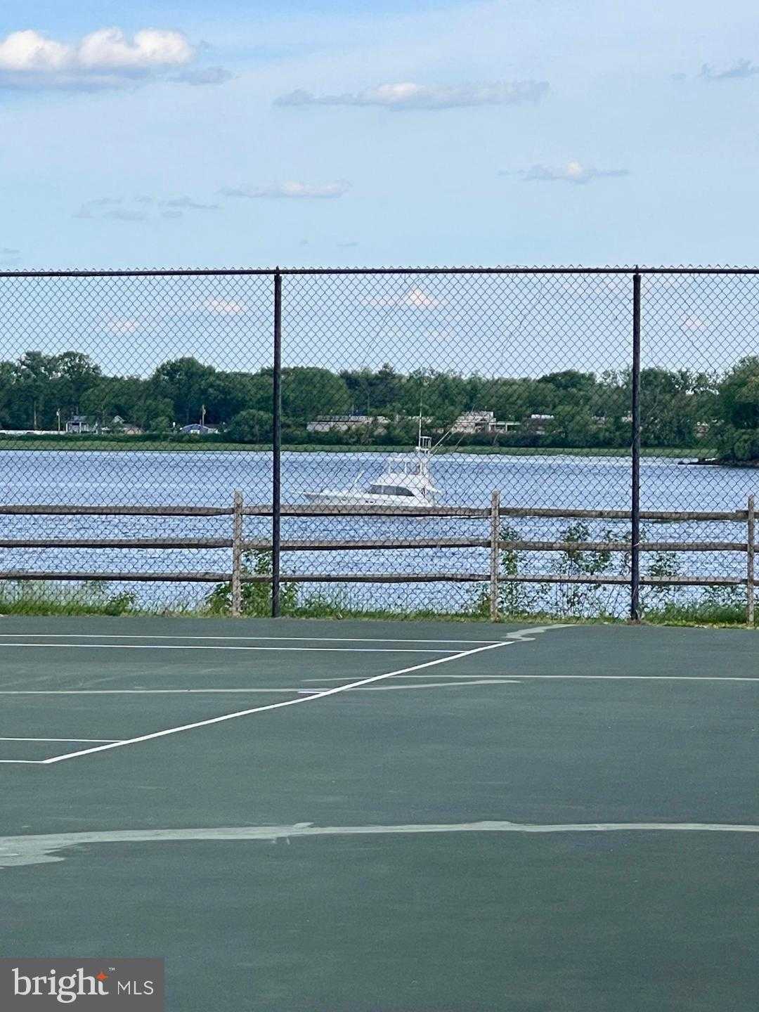 67203 Delaire Landing Rd # 203 photo 22