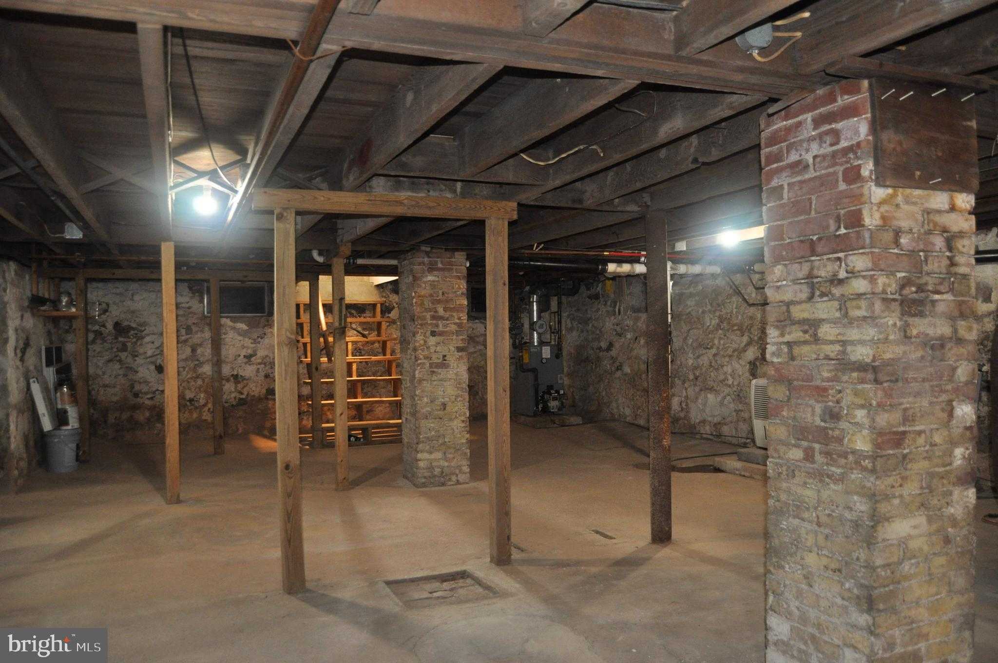 310 E Center St photo 28