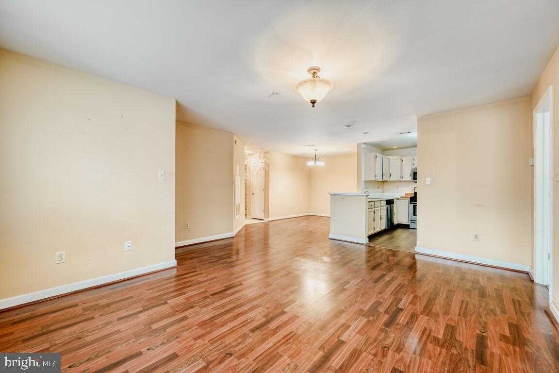 2322 Falls Gable Ln Apt J photo 5