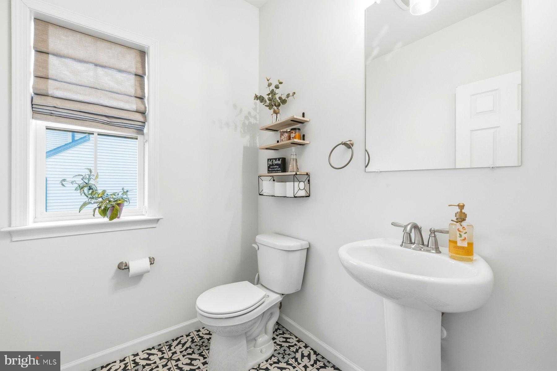 2758 Hillfield Dr photo 16