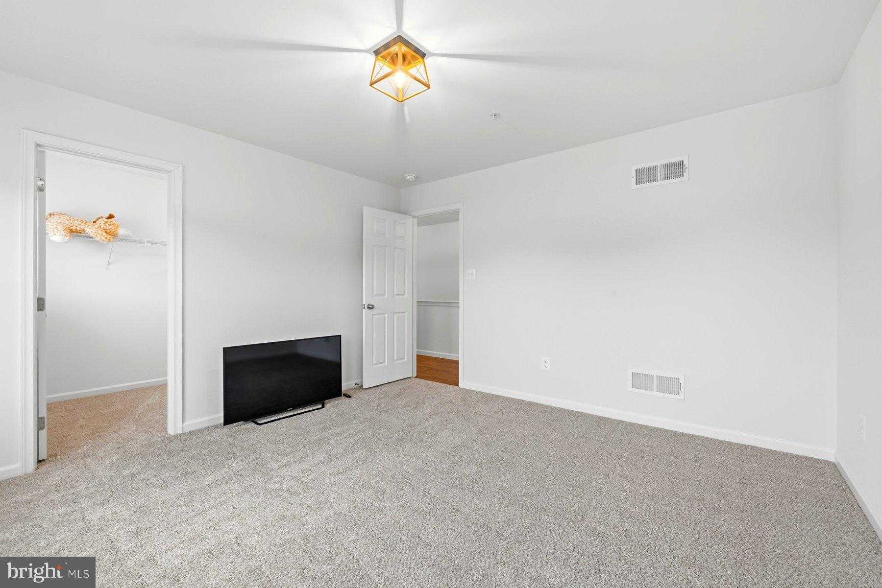 2758 Hillfield Dr photo 28